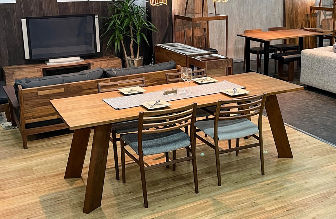 ORSO DINING TABLE